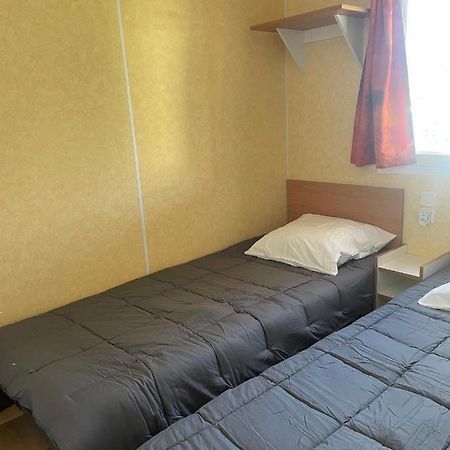 Mobil-Home Au Bord De L'Eau Feins Ngoại thất bức ảnh