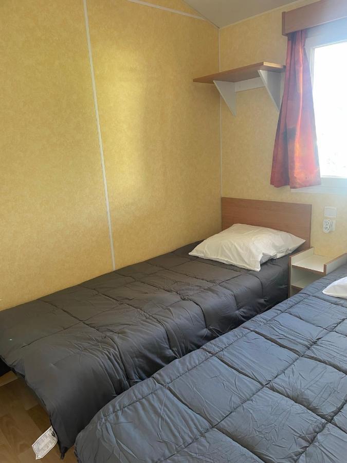 Mobil-Home Au Bord De L'Eau Feins Ngoại thất bức ảnh