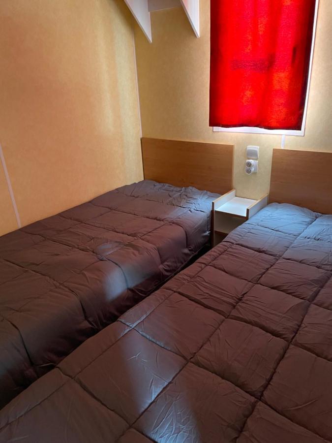 Mobil-Home Au Bord De L'Eau Feins Ngoại thất bức ảnh
